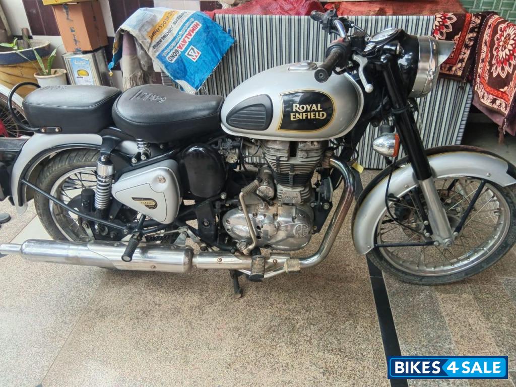 Royal Enfield Classic 500