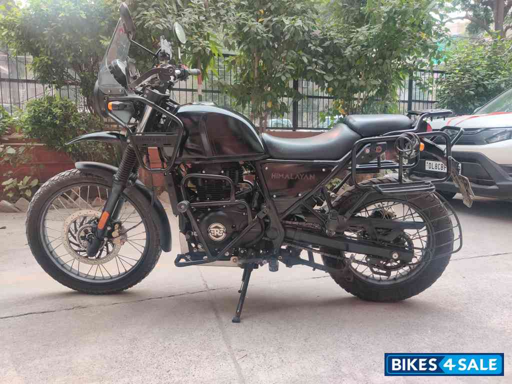 Granite Black Royal Enfield Himalayan BS VI