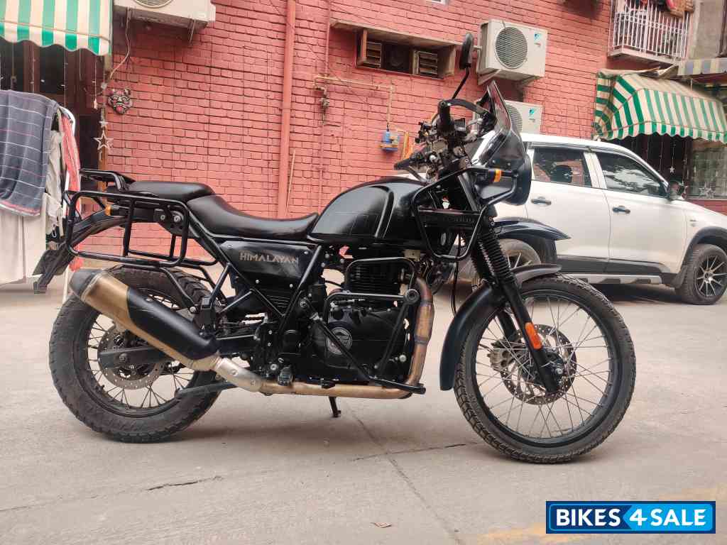 Granite Black Royal Enfield Himalayan BS VI