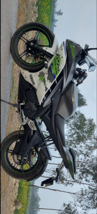 Yamaha YZF R15 V2