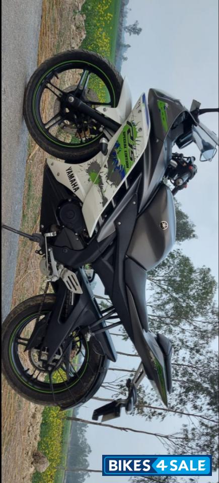 Yamaha YZF R15 V2