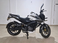 Black Bajaj Pulsar NS200