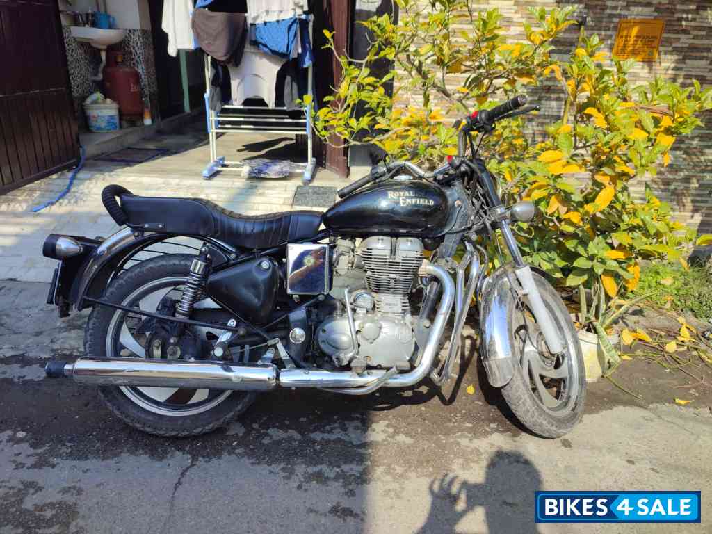 Black & Chrome Royal Enfield Bullet Electra Twinspark