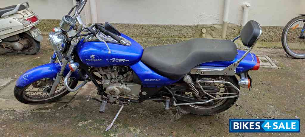 Bajaj Avenger 220 DTS-i