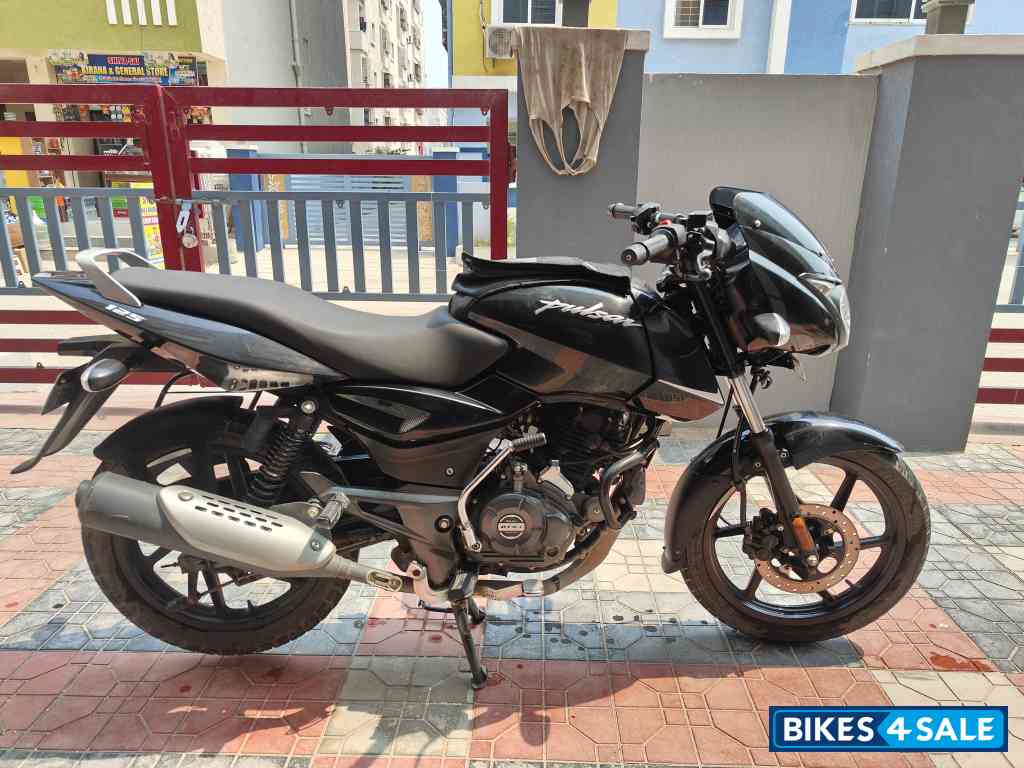 Bajaj Pulsar 125