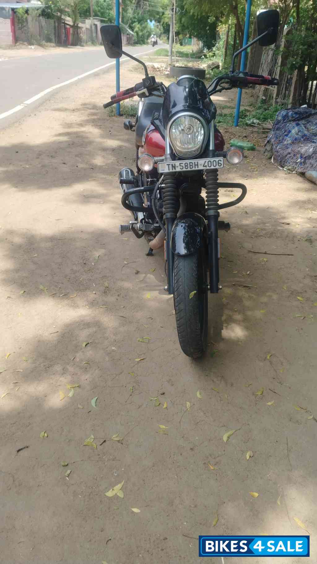 Red Bajaj Avenger Street 160 BS6