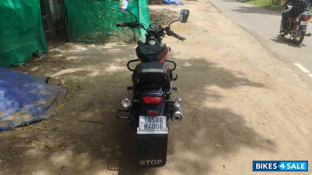 Red Bajaj Avenger Street 160 BS6