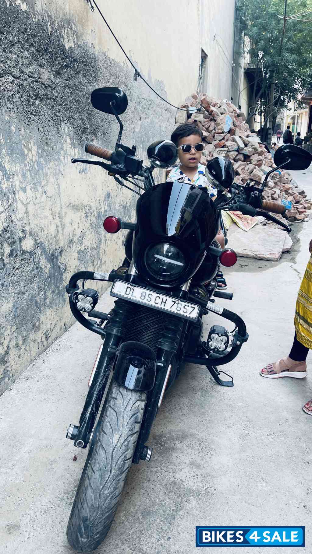 Glossy Black Harley Davidson Street 750