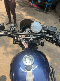 Yezdi Scrambler Dual Tone