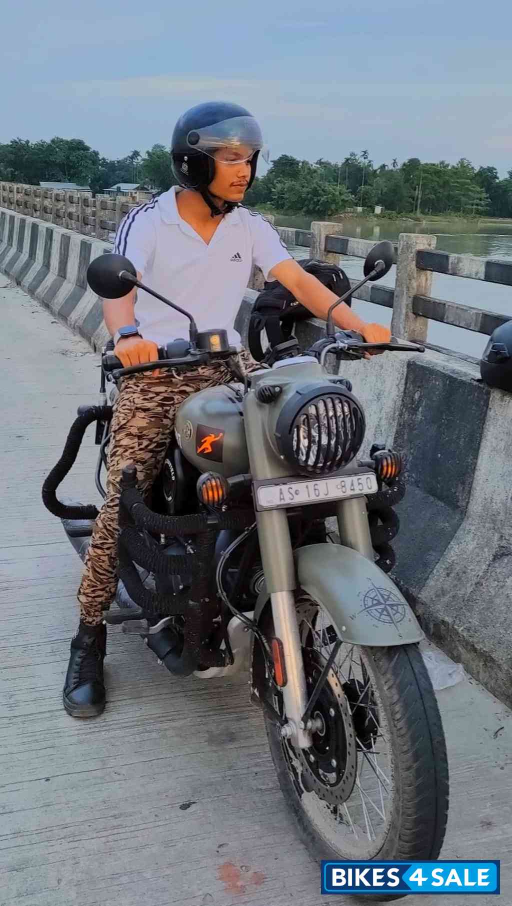 March Grey Royal Enfield Classic 350 Dual Channel BS6