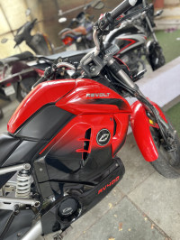 Revolt RV 400