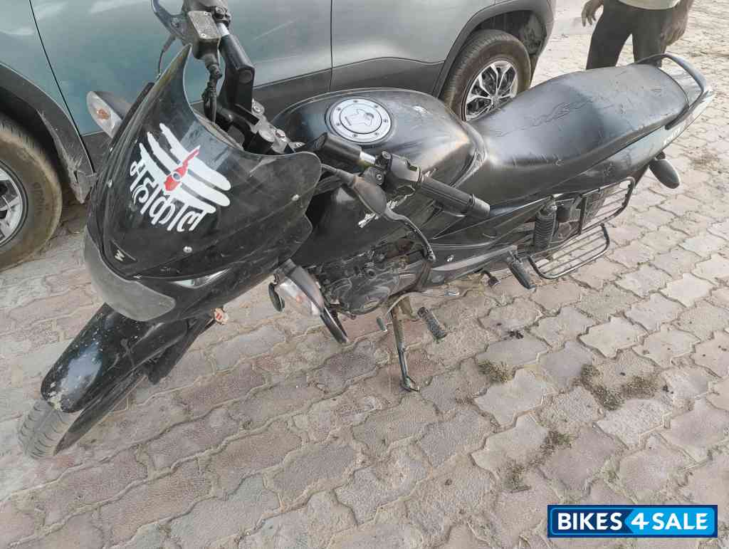 Black Bajaj Pulsar 150