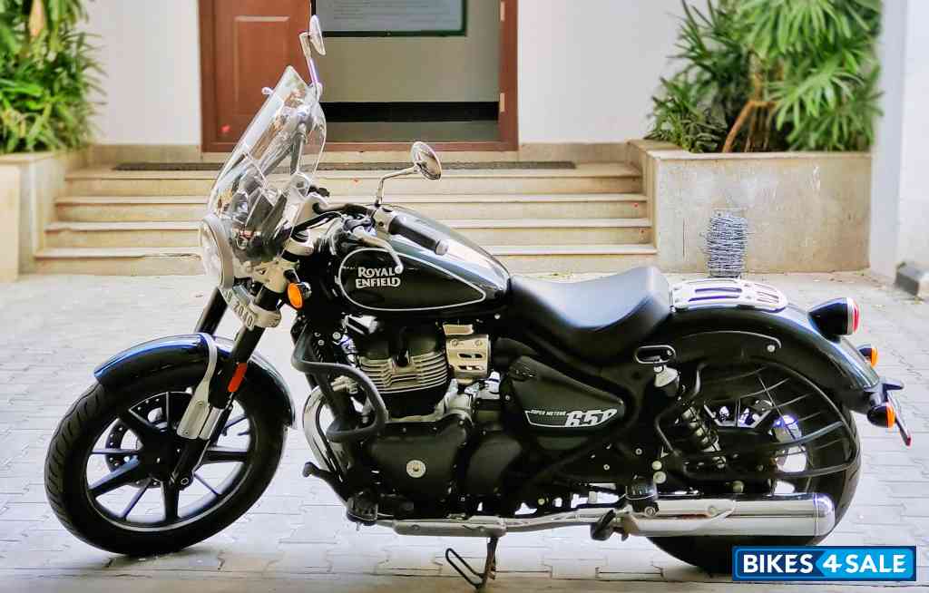 Astral Green Royal Enfield Super Meteor 650