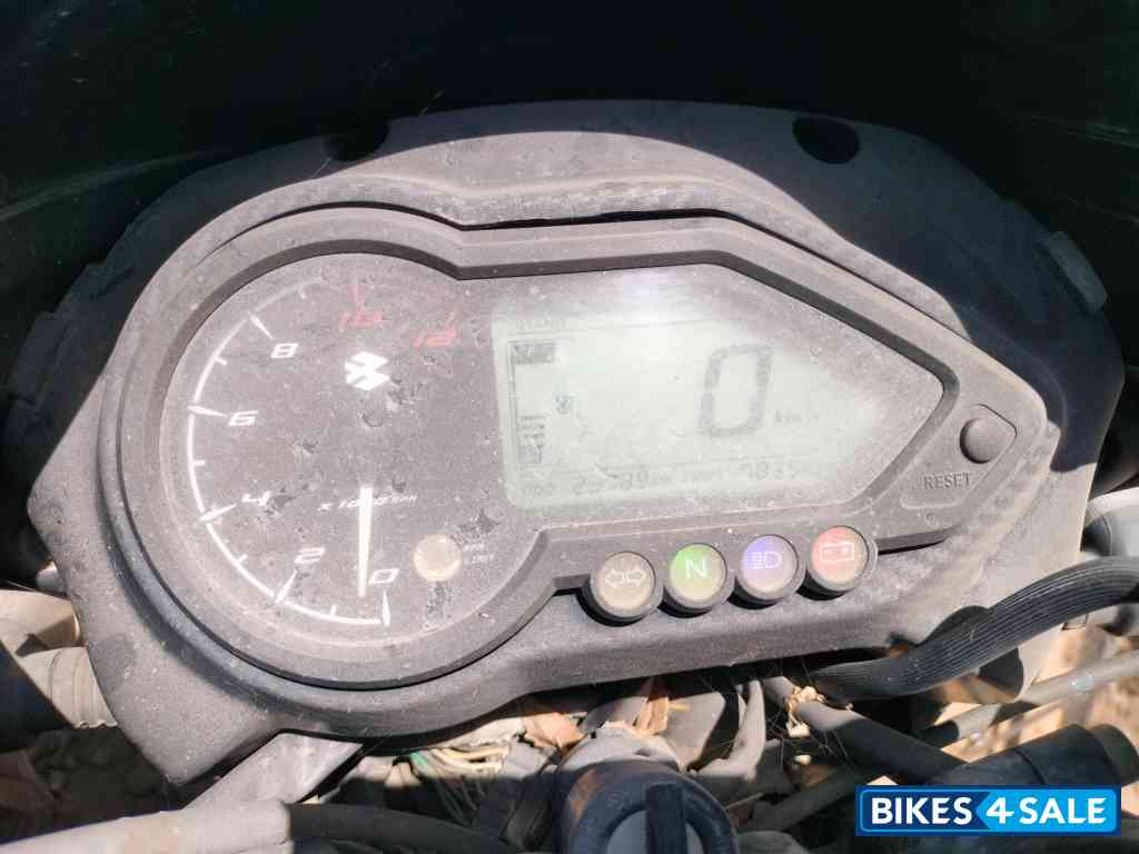 Black Bajaj Pulsar 150 Neon BS6