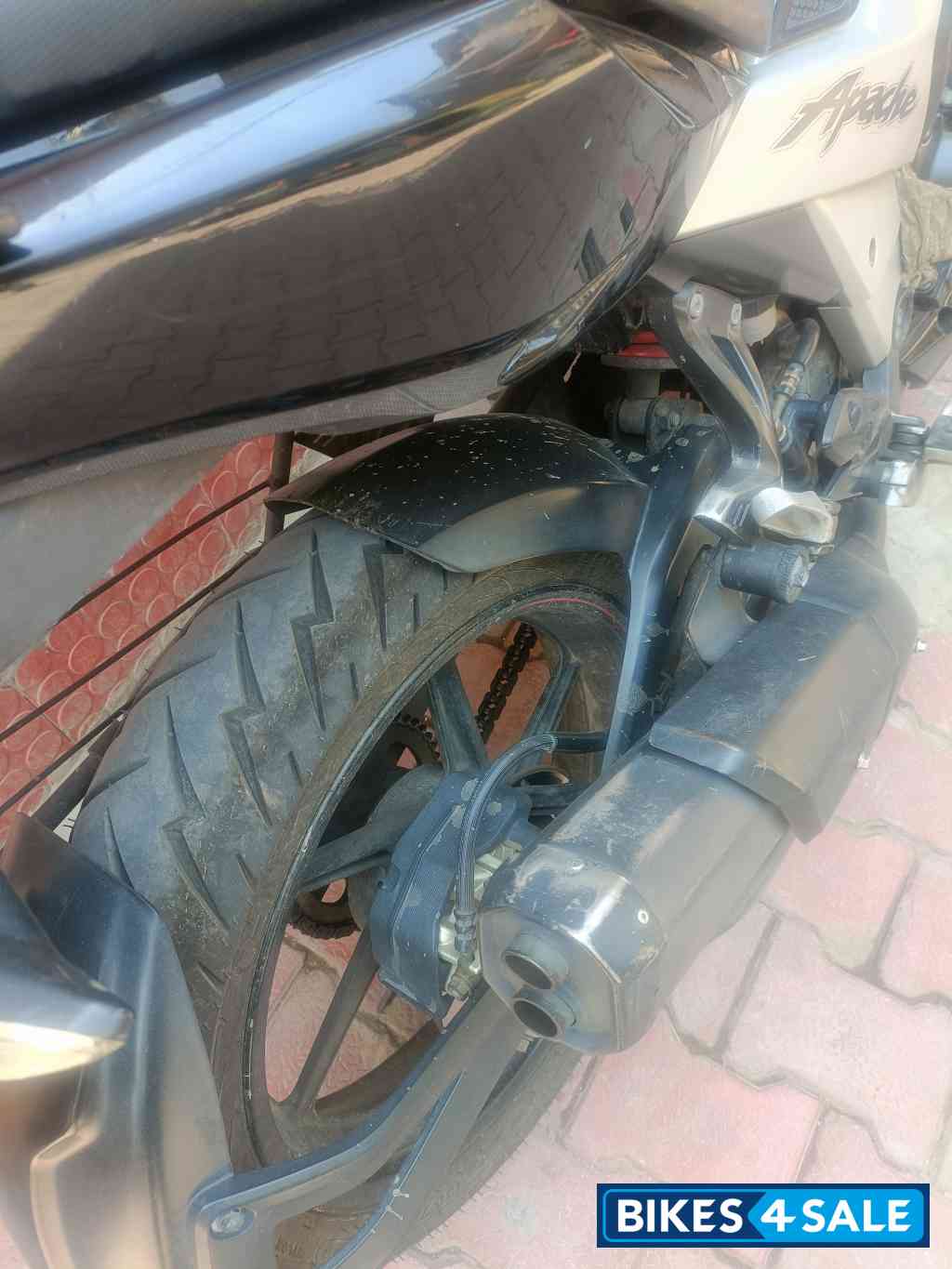 Black TVS Apache RTR 160 4V