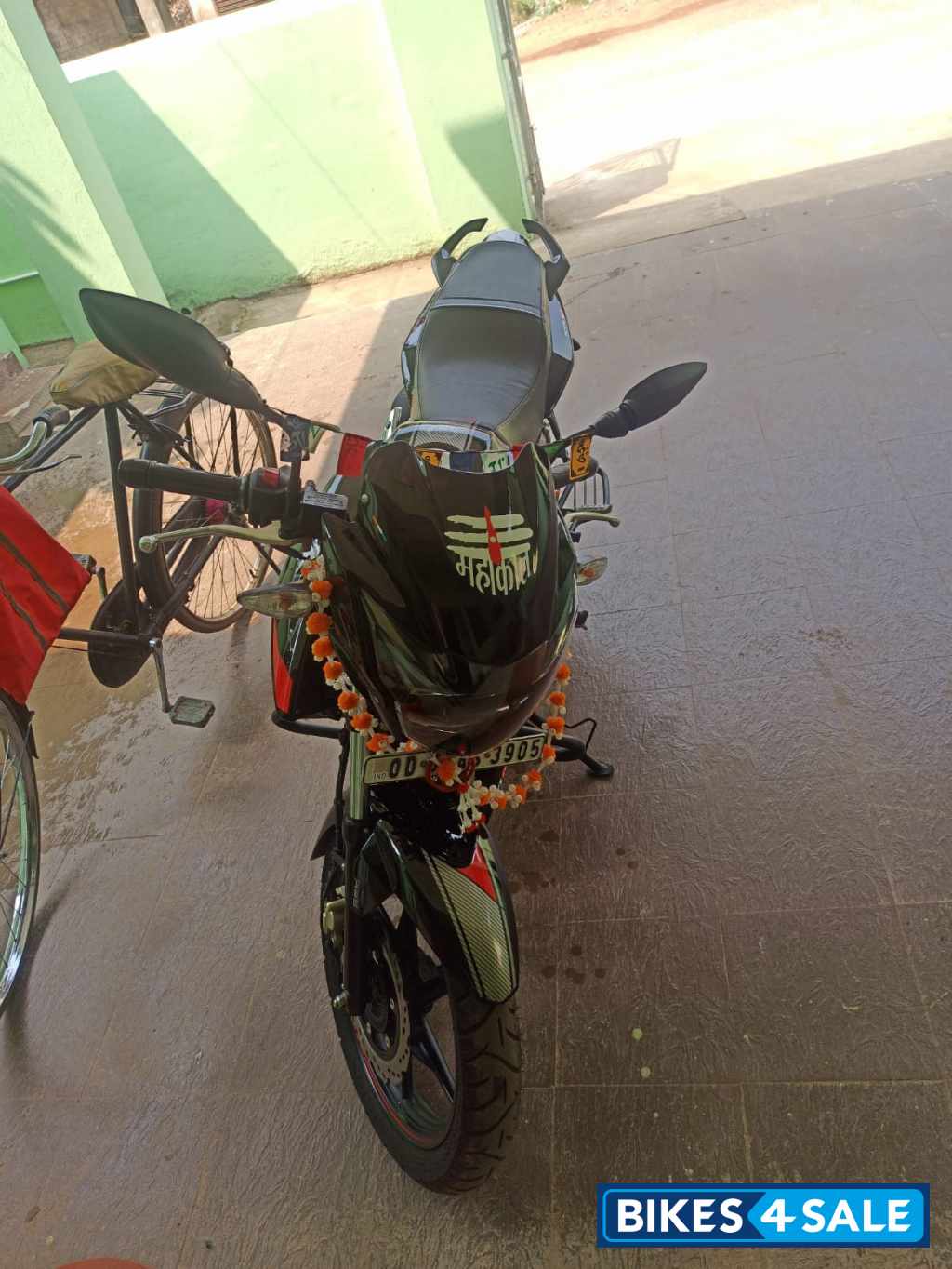 Black TVS Apache RTR 160 BS VI