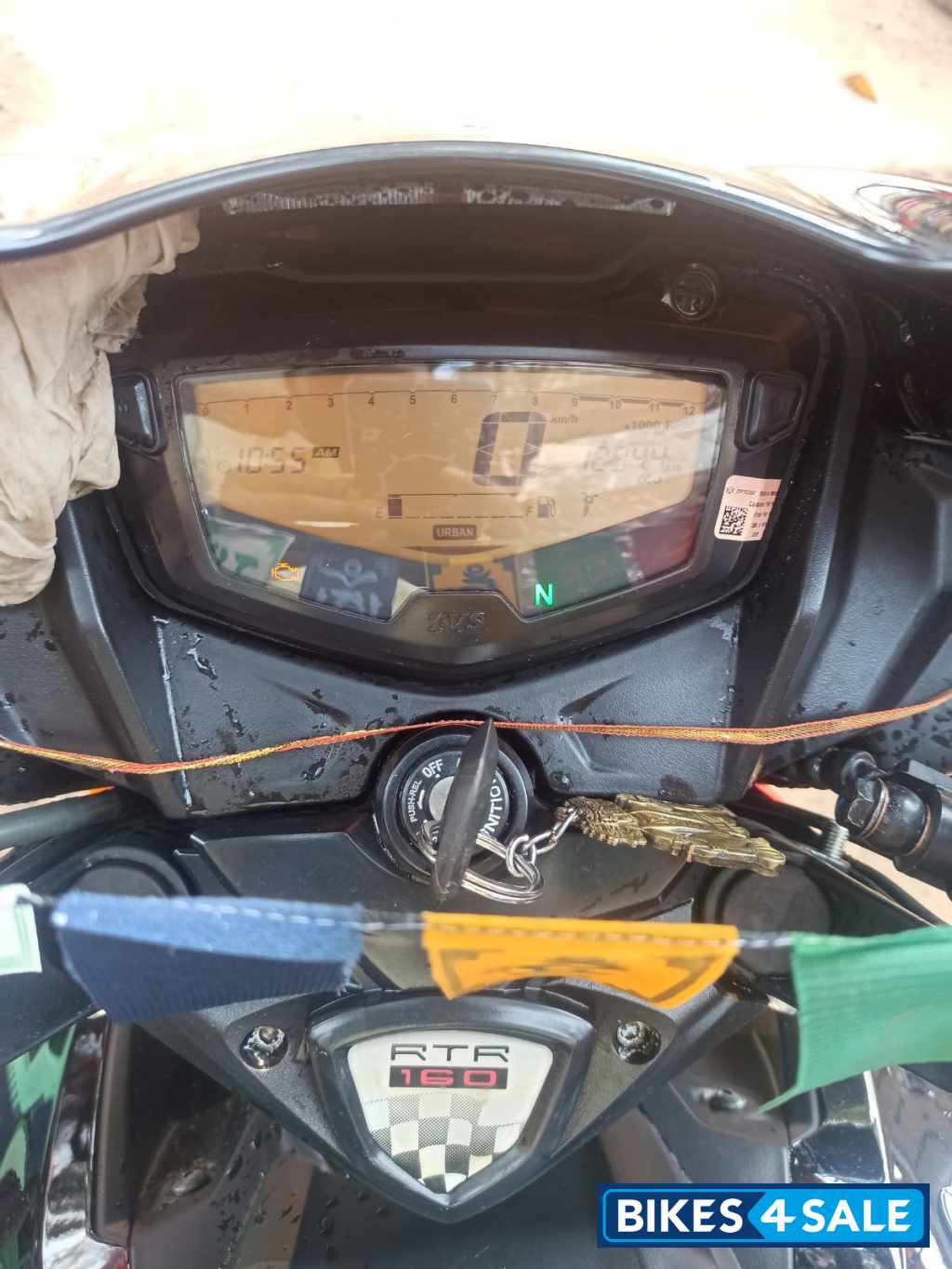 Black TVS Apache RTR 160 BS VI