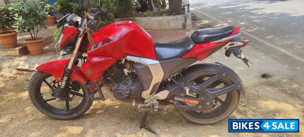 Yamaha FZ