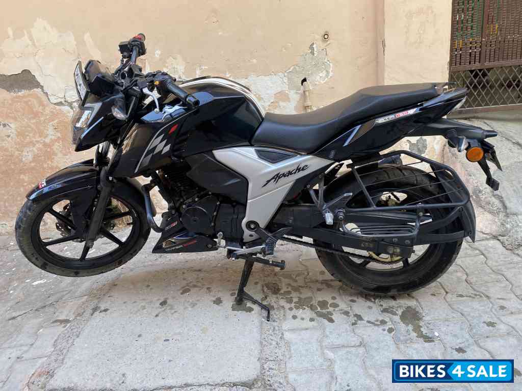 TVS Apache RTR 160 4V