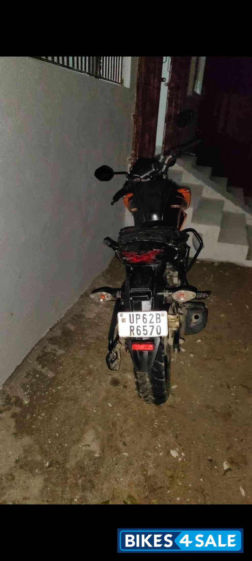 Orange Honda CB Hornet 160R ABS