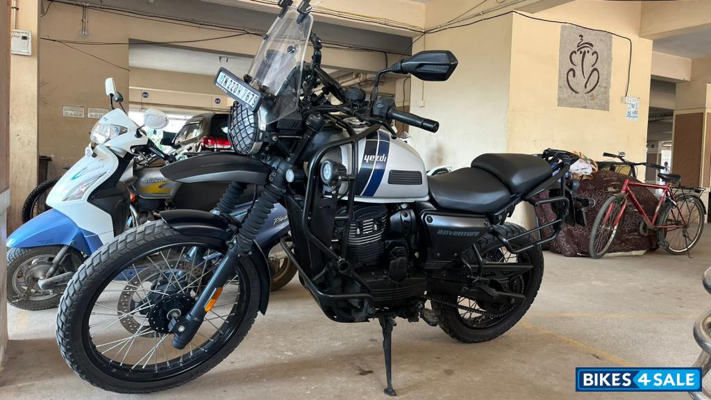 Yezdi Adventure Matte