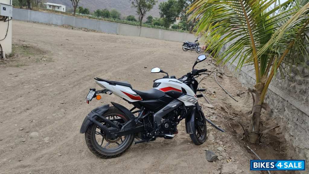 Bajaj Pulsar 200 NS ABS