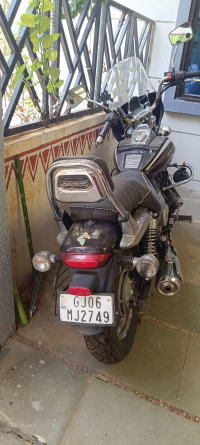 Bajaj Avenger Cruise 220