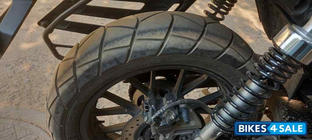 Honda 2023 CB350RS DLX Pro Dual Tone