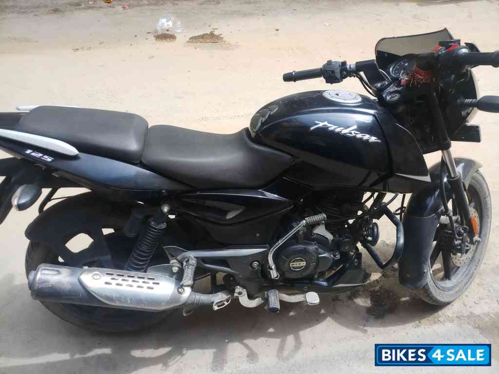 Bajaj Pulsar 125 Split Seat
