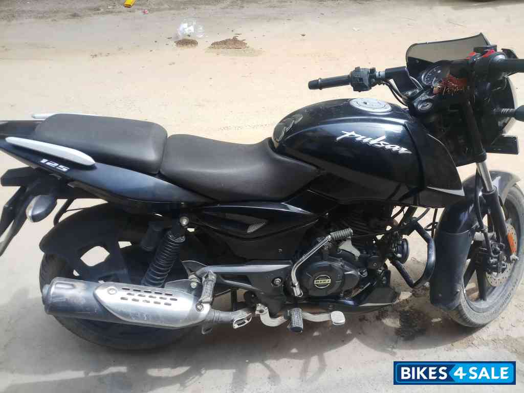 Bajaj Pulsar 125 Split Seat