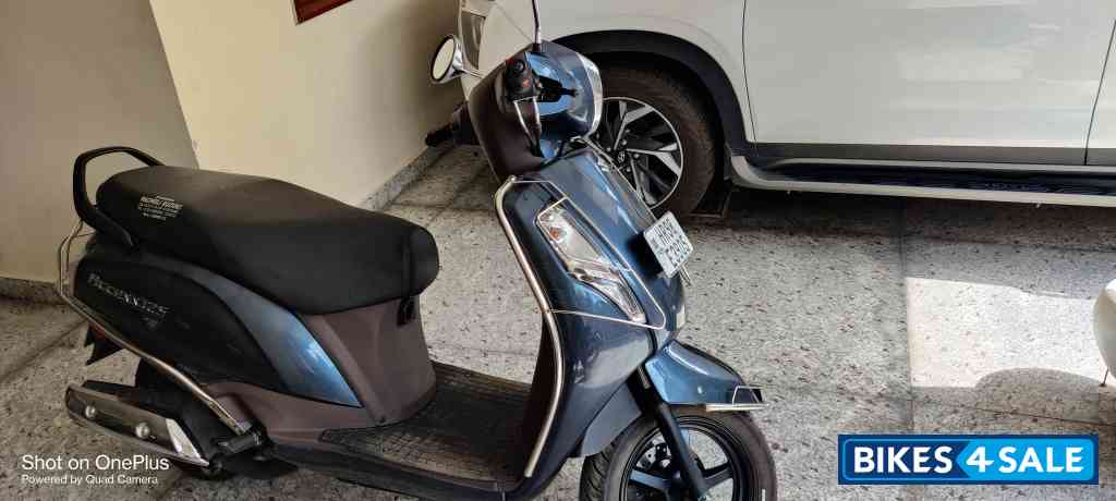 Pearl Moon Stone Grey Suzuki Access 125 Bluetooth Enabled