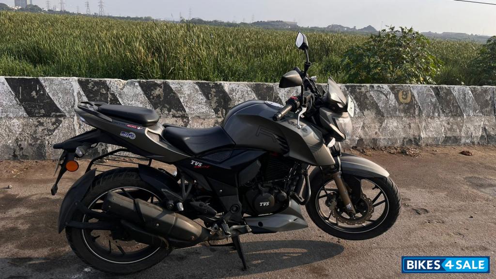 TVS Apache RTR 200 4V