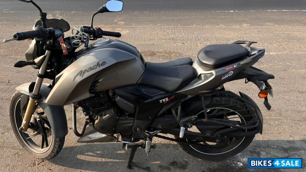 TVS Apache RTR 200 4V TVS Apache RTR 200 4V