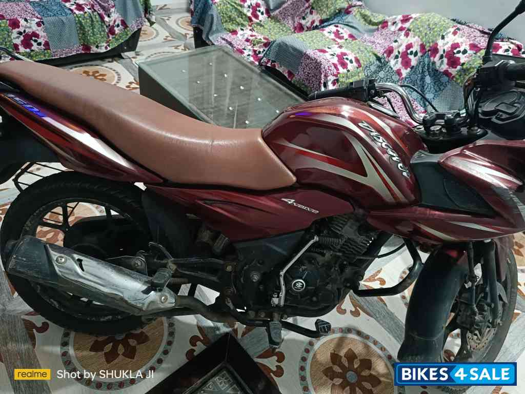 Wine Red Bajaj Discover 150 F