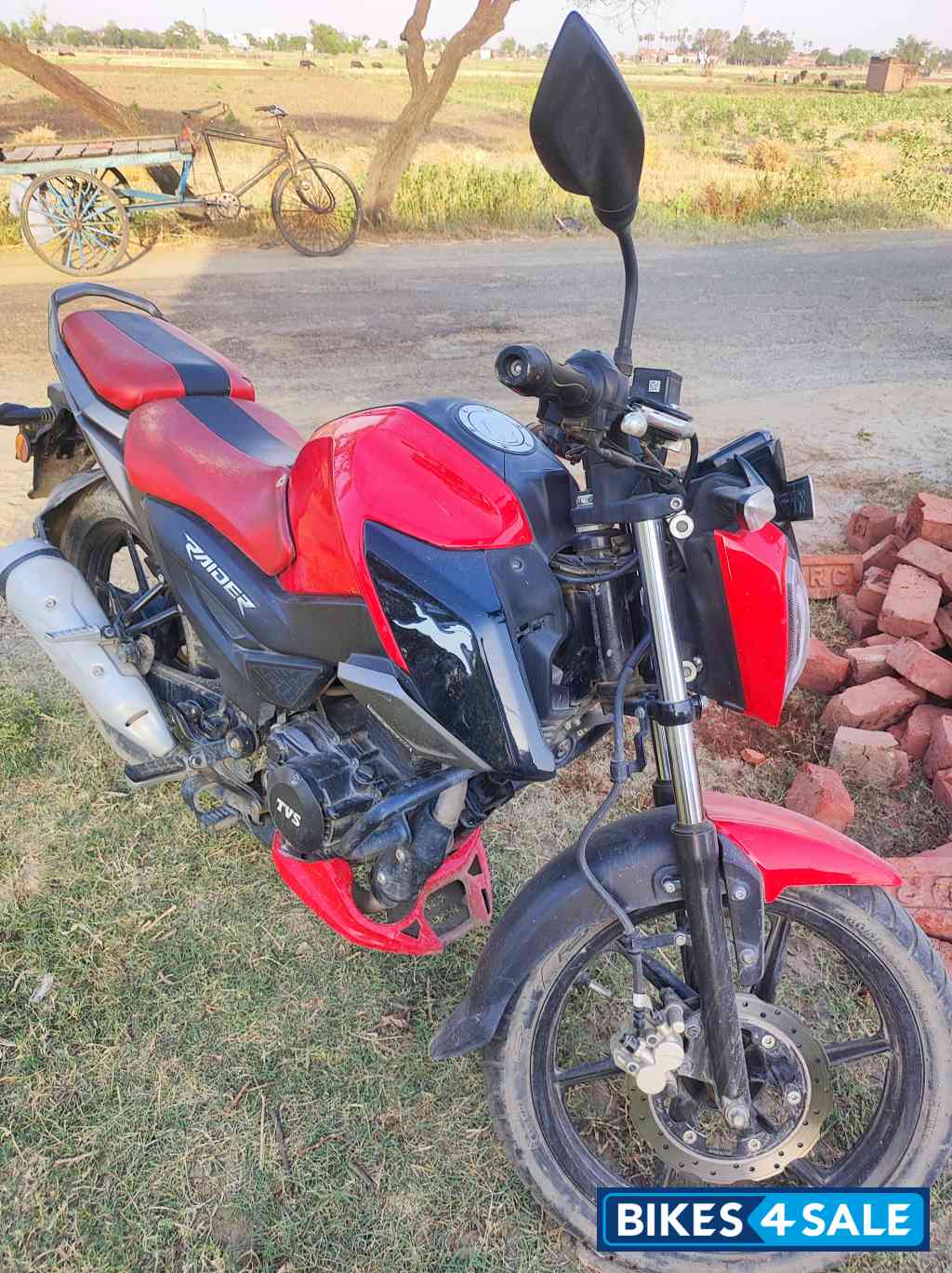 TVS Raider Split Seat