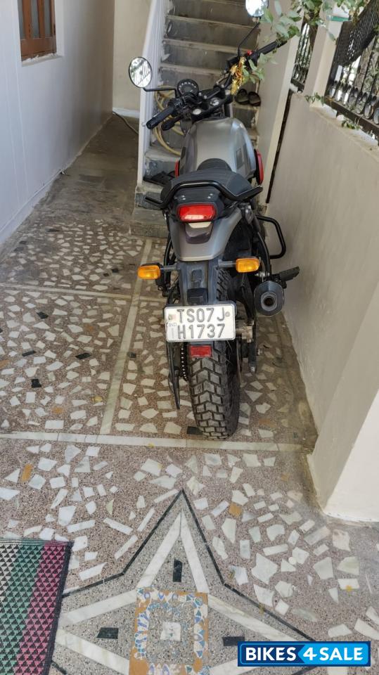 Graphite Red Royal Enfield Scram 411