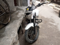 Bajaj V15