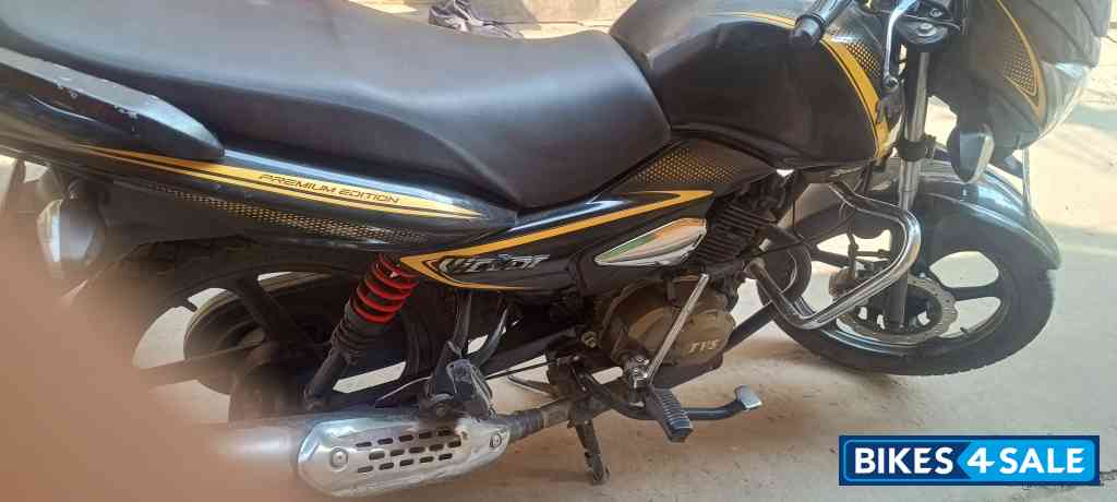 TVS Victor Premium Edition