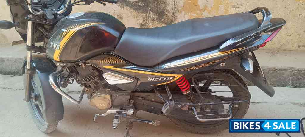 TVS Victor Premium Edition
