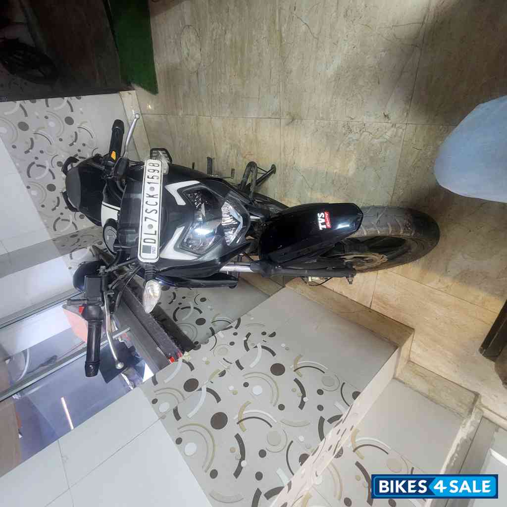 TVS Apache RTR 160 4V BS6