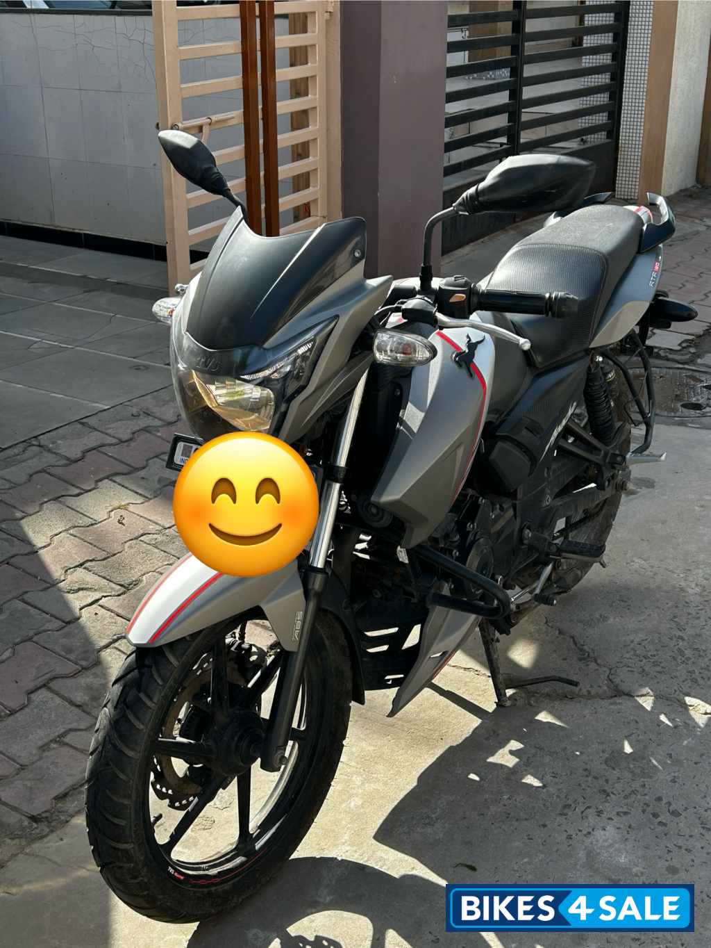 T Grey TVS Apache RTR 160