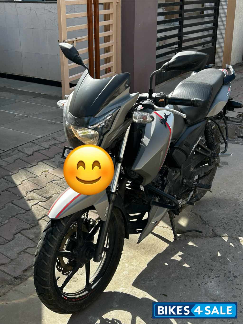 T Grey TVS Apache RTR 160 T Grey TVS Apache RTR 160