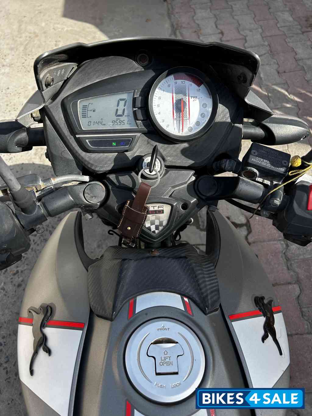 T Grey TVS Apache RTR 160 T Grey TVS Apache RTR 160