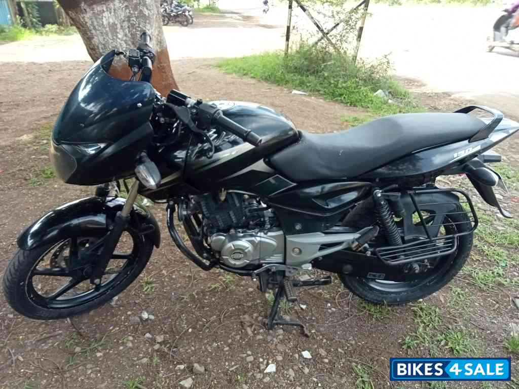 Black Bajaj Pulsar 150 DTSi