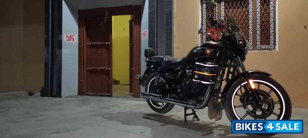 Royal Enfield Meteor 350 Supernova
