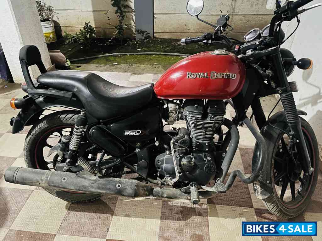 Roving Red Royal Enfield Thunderbird X 350