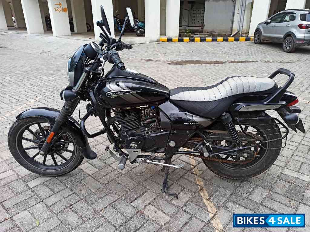 Black Bajaj Avenger Street 160 BS6