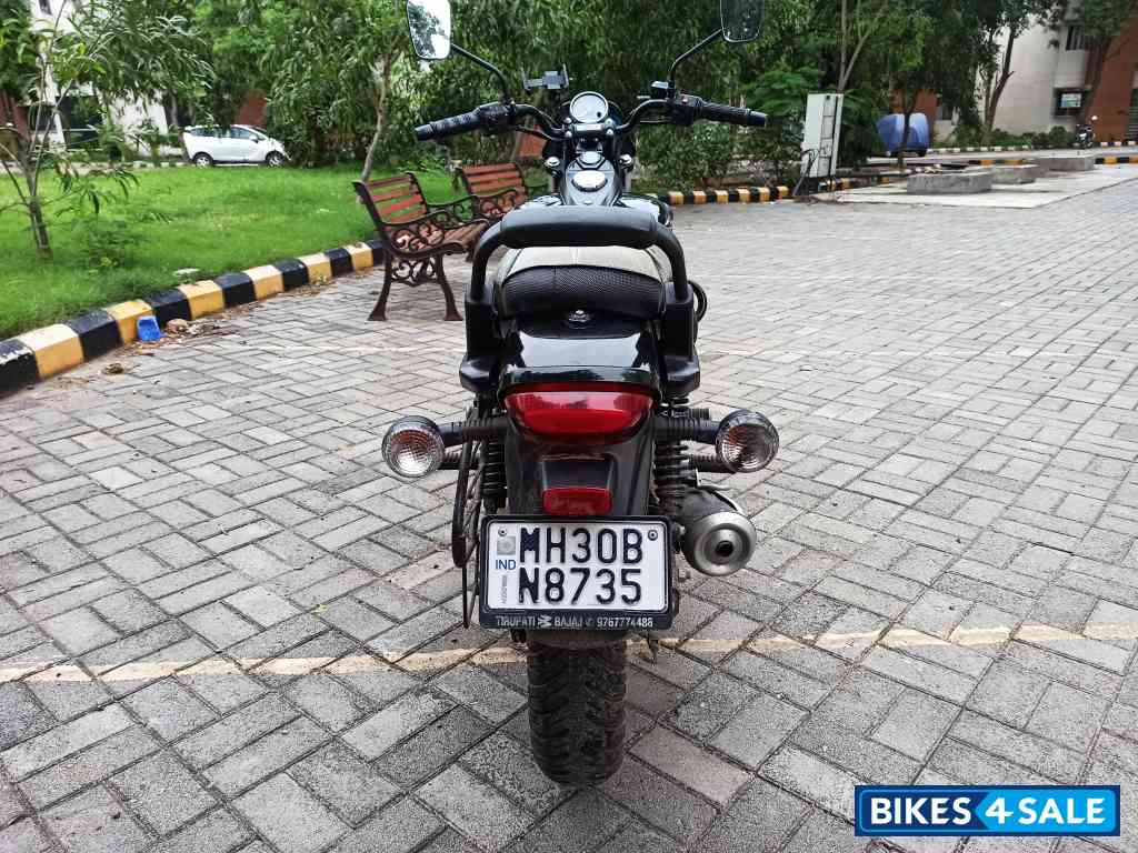 Black Bajaj Avenger Street 160 BS6