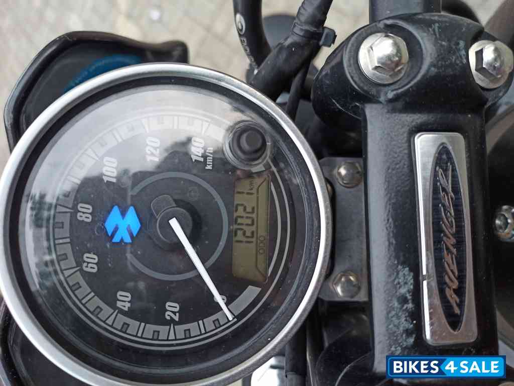 Black Bajaj Avenger Street 160 BS6