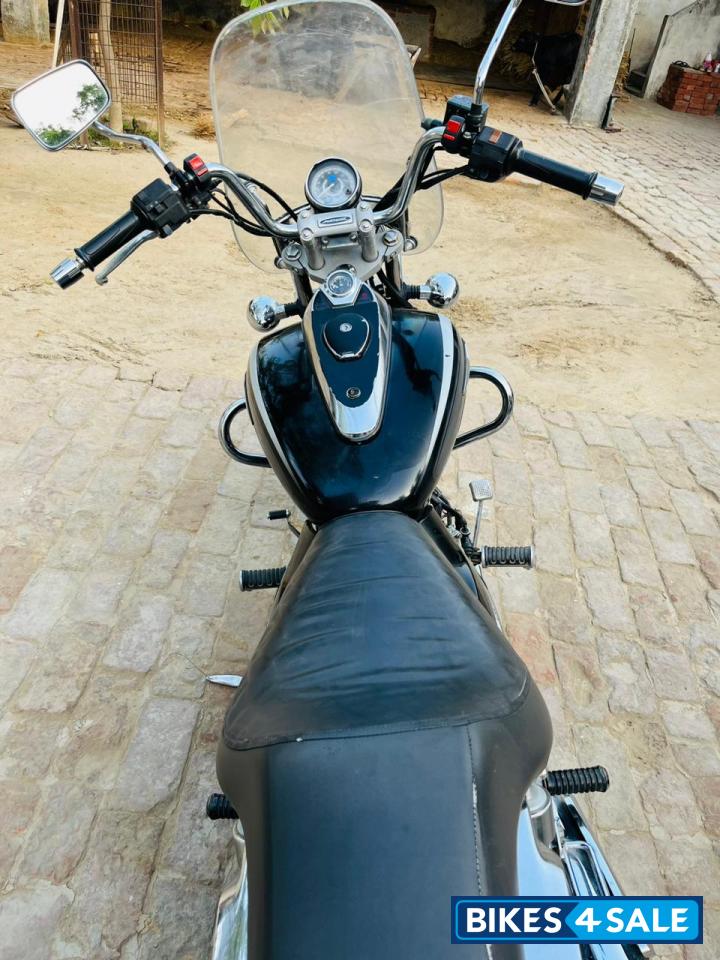 Bajaj Avenger Cruise 220 Bajaj Avenger Cruise 220